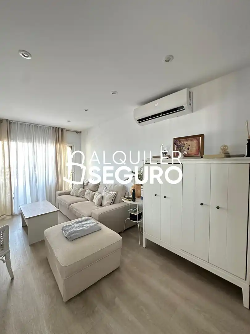 Sala d'estar de Pis de lloguer en Fuenlabrada amb Aire condicionat, Calefacció i Terrassa