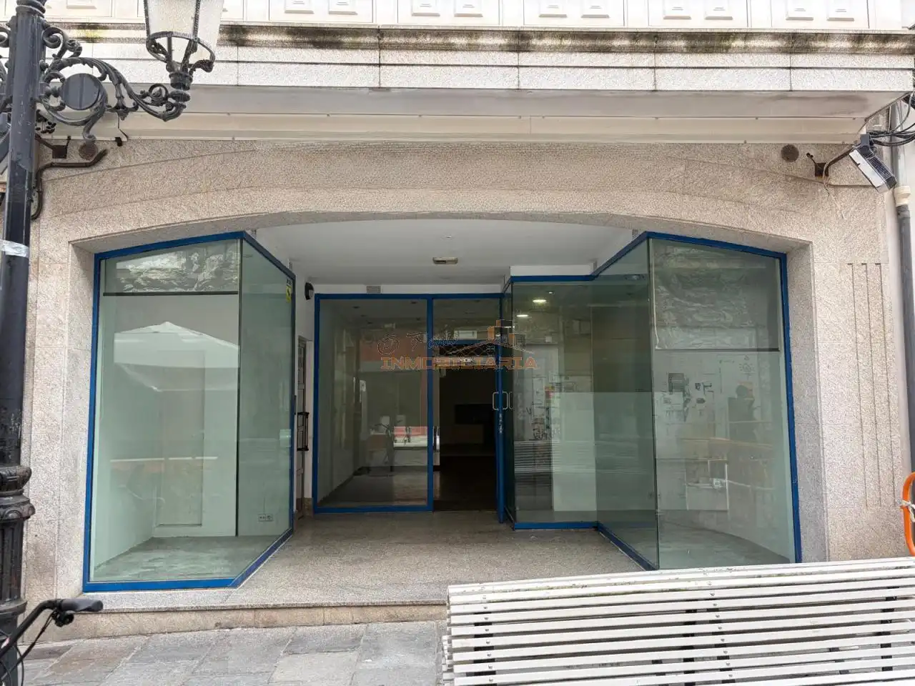 Locale commerciale in affitto a Centro