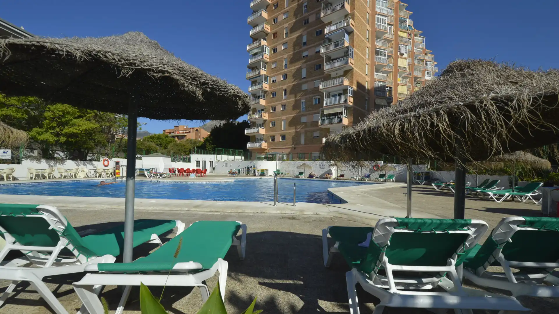 Piscina de Estudio en venta en Benalmádena con Aire acondicionado, Terraza y Amueblado