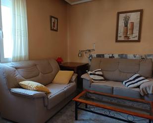 Living room of Flat for sale in  Toledo Capital  with Air Conditioner, Heating and Alarm