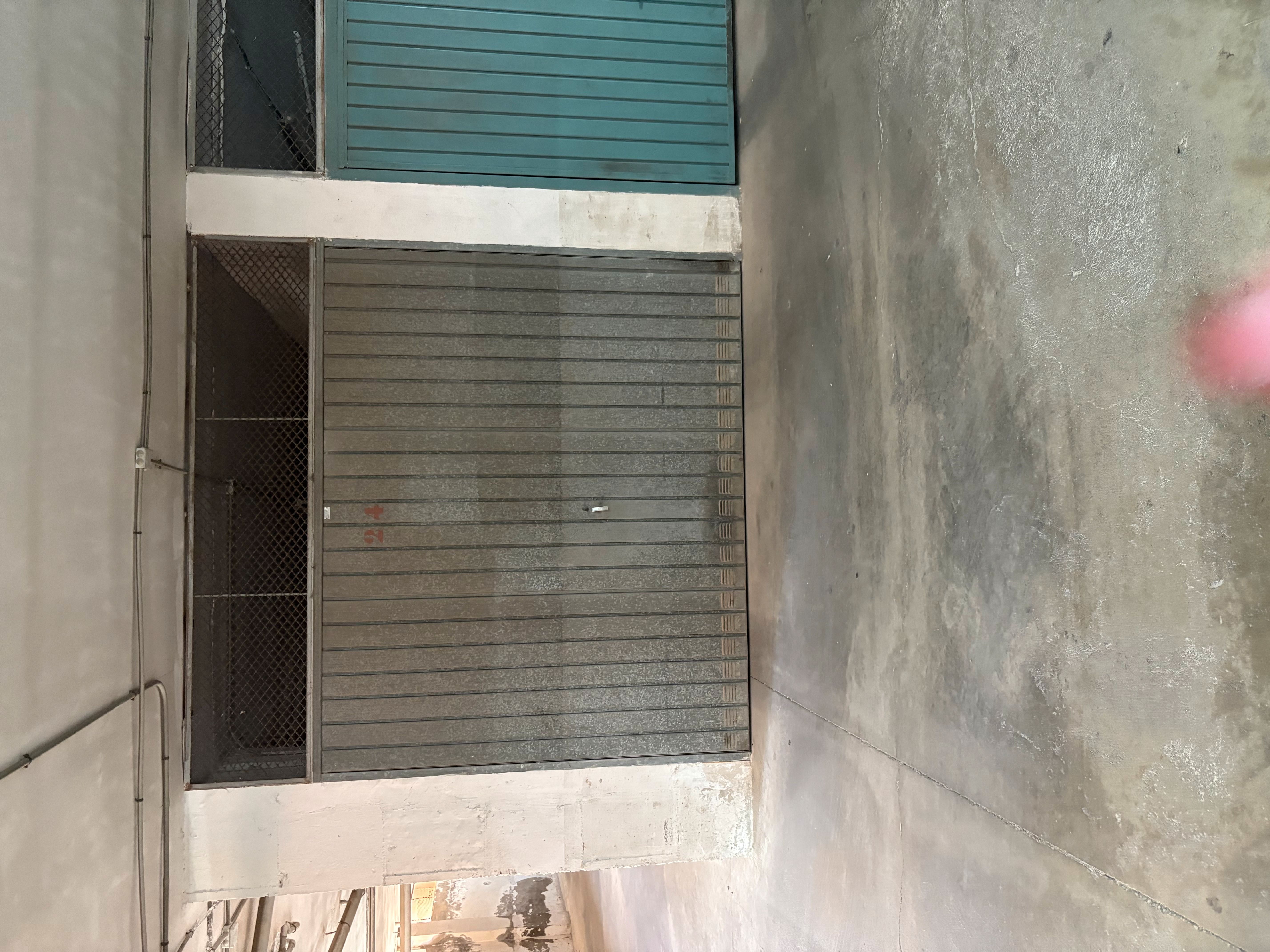 Vista exterior de Garatge en venda en Orihuela