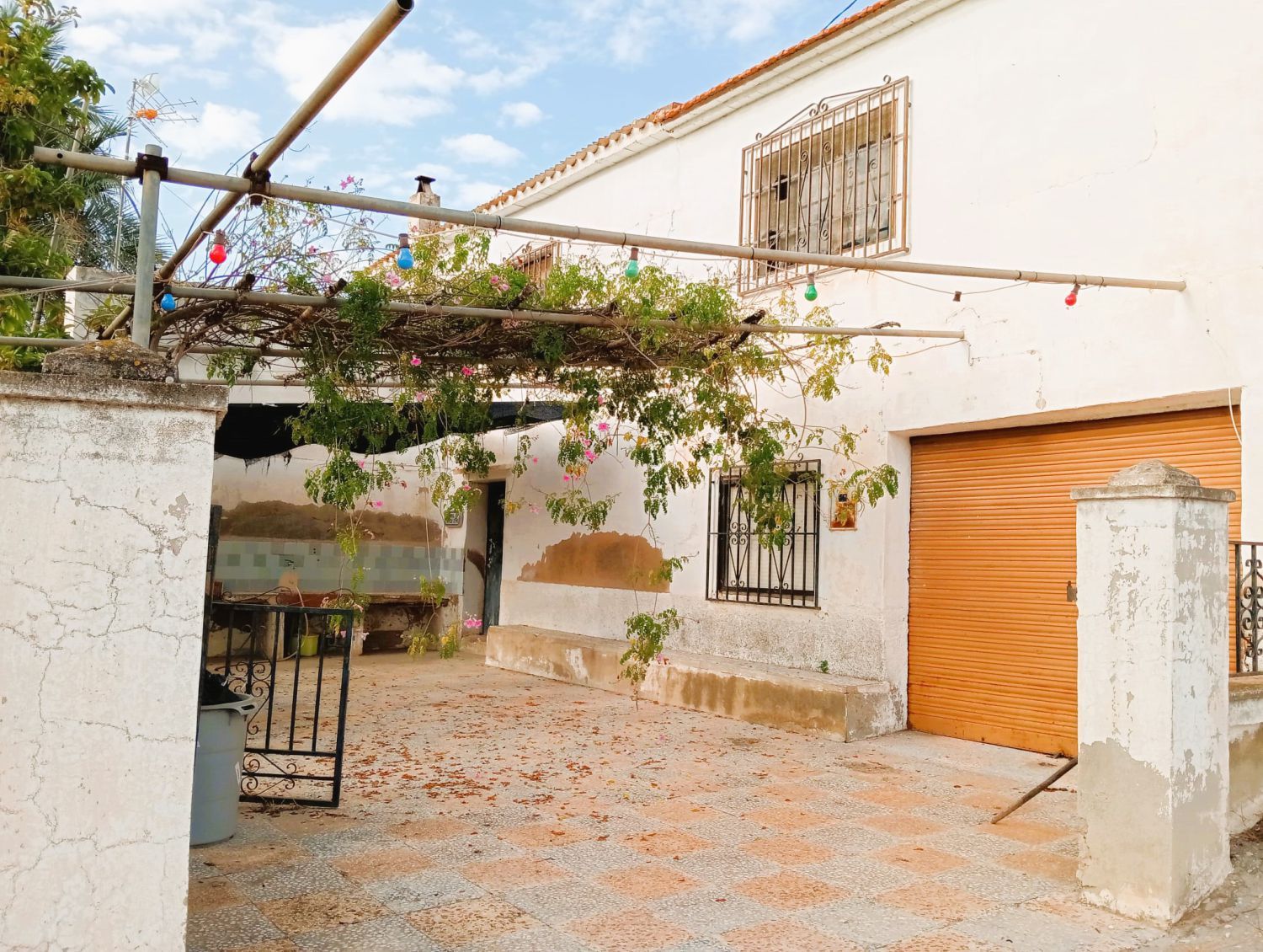 Vista exterior de Casa o xalet en venda en Villajoyosa / La Vila Joiosa amb Traster