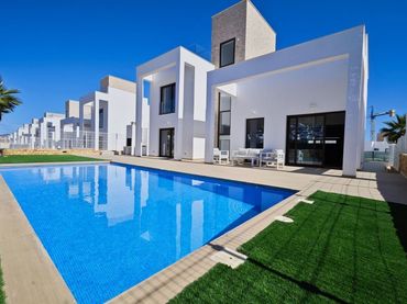 Casa amb piscina en venda a calle d'Equador