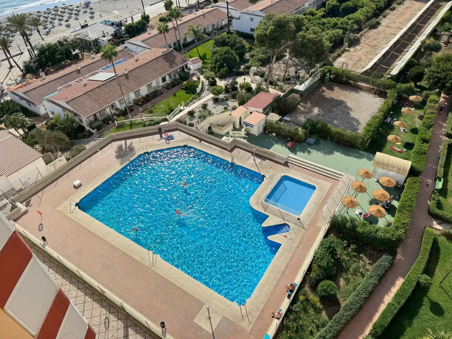 Schwimmbecken von Wohnung zum Verkauf in Torrox mit Klimaanlage, Terrasse und Möbliert