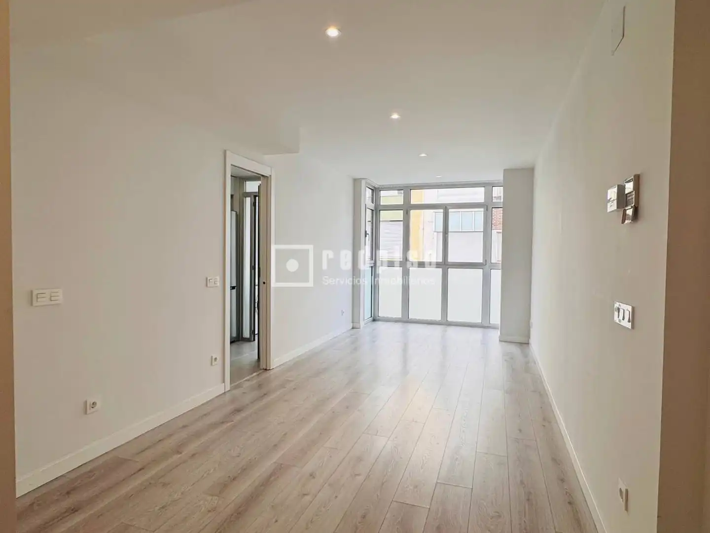 Flat for rent in de Valderribas, Adelfas
