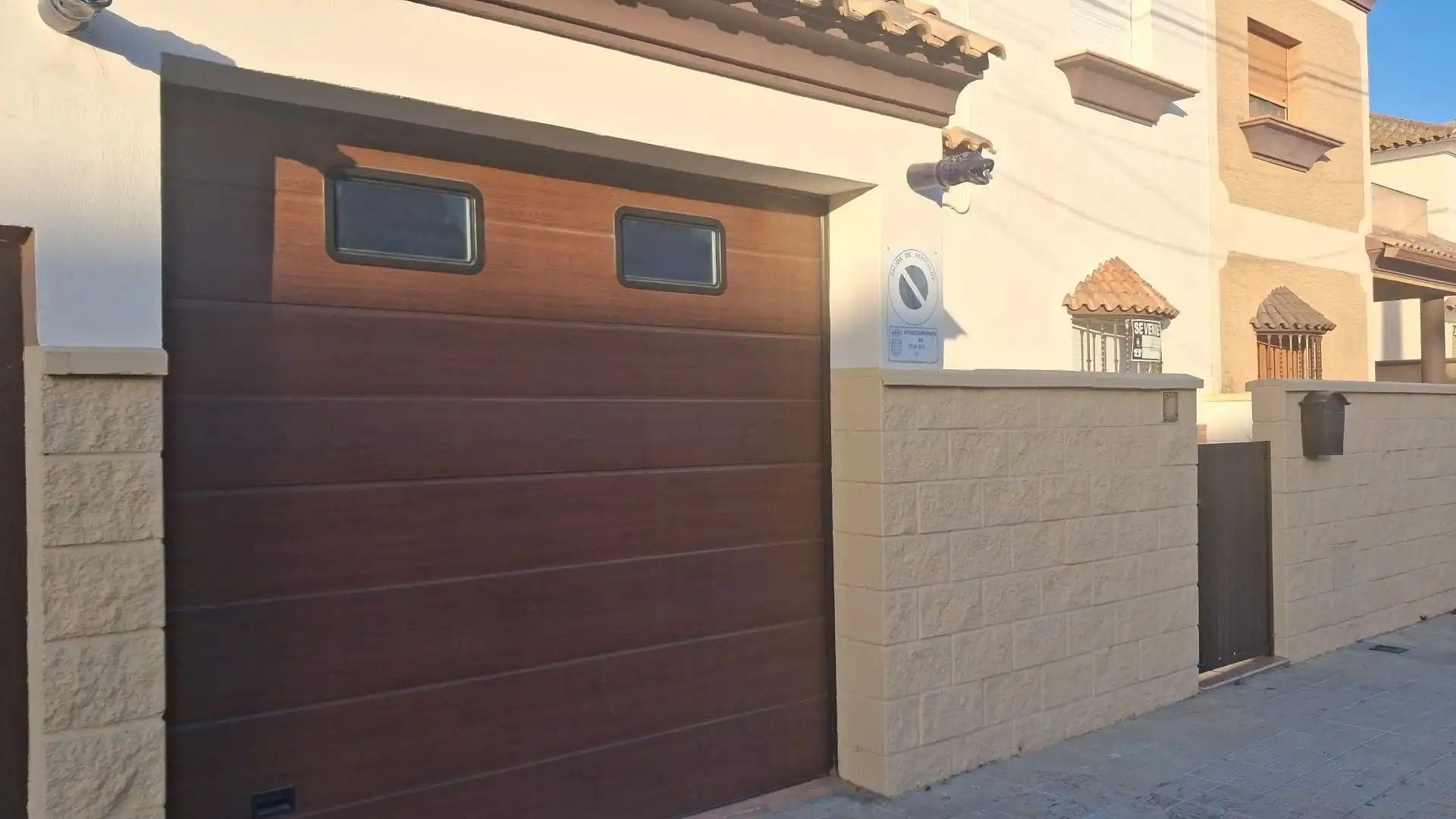 Parking of Detached homes for sale in Isla Mayor, Sevilla
