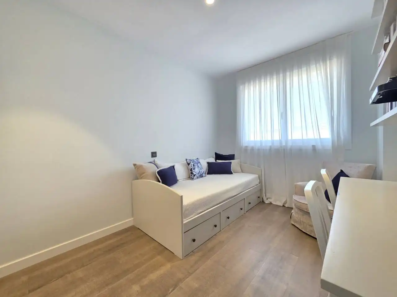 Bedroom of Attic for sale in Zaragoza  with Air Conditioner, Heating and Parquet flooring