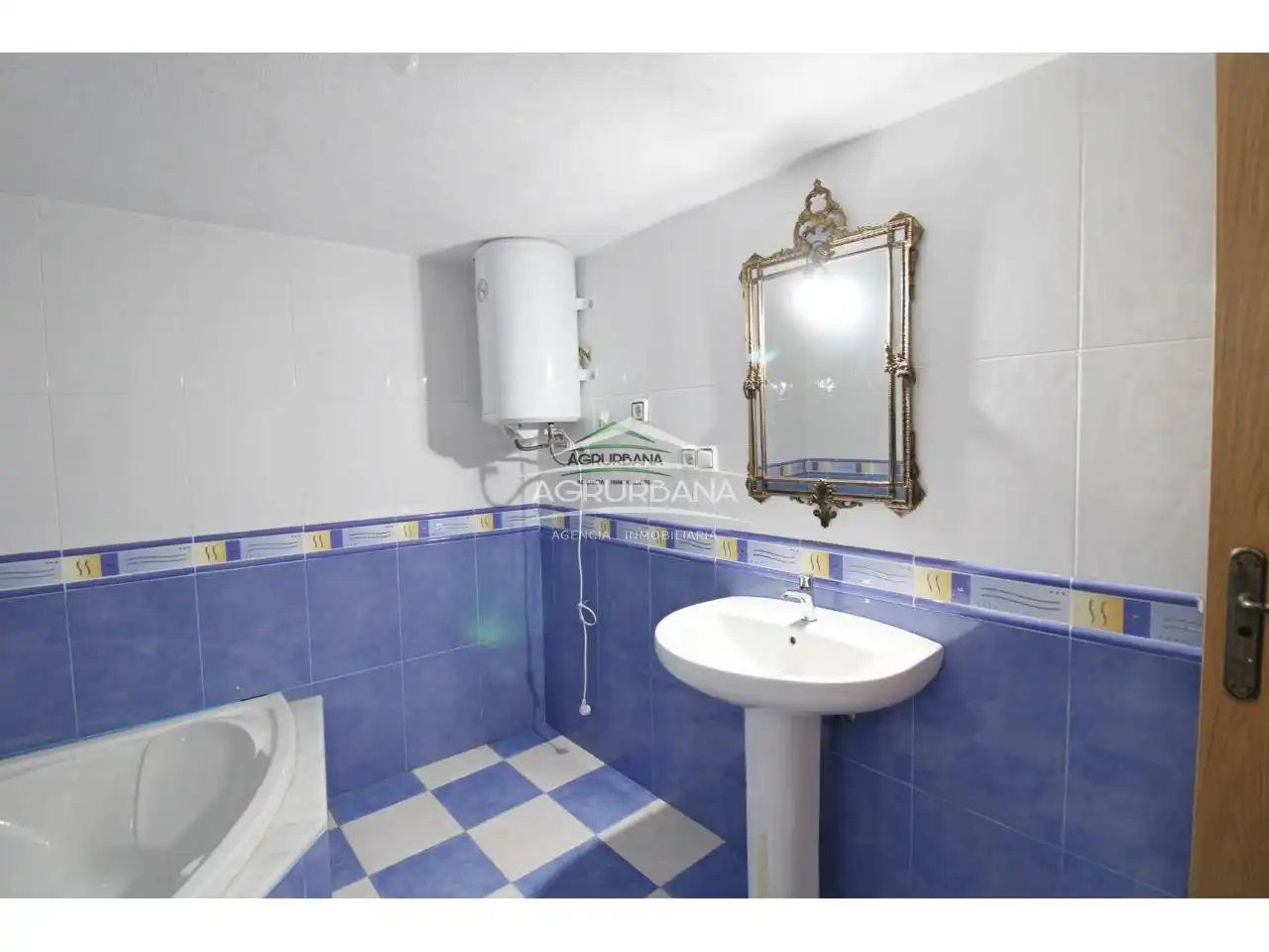 Baño de Finca rústica en venta en Motril con Terraza y Piscina
