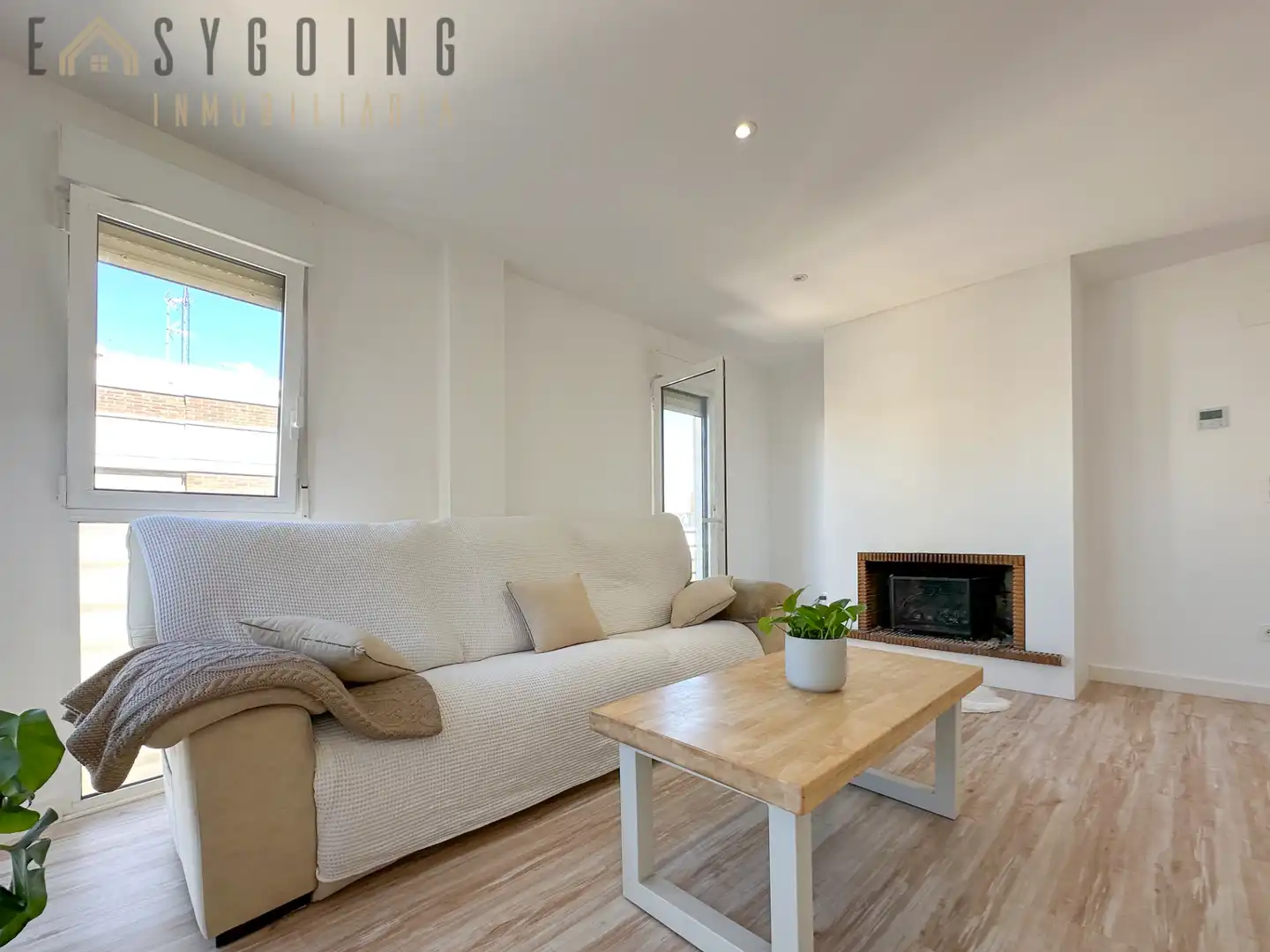 Sala de estar de Ático en venta en Elche / Elx con Aire acondicionado, Terraza y Amueblado