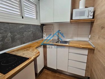 Mini appartamento con balcone in vendita a Calle del Pla de l'Era