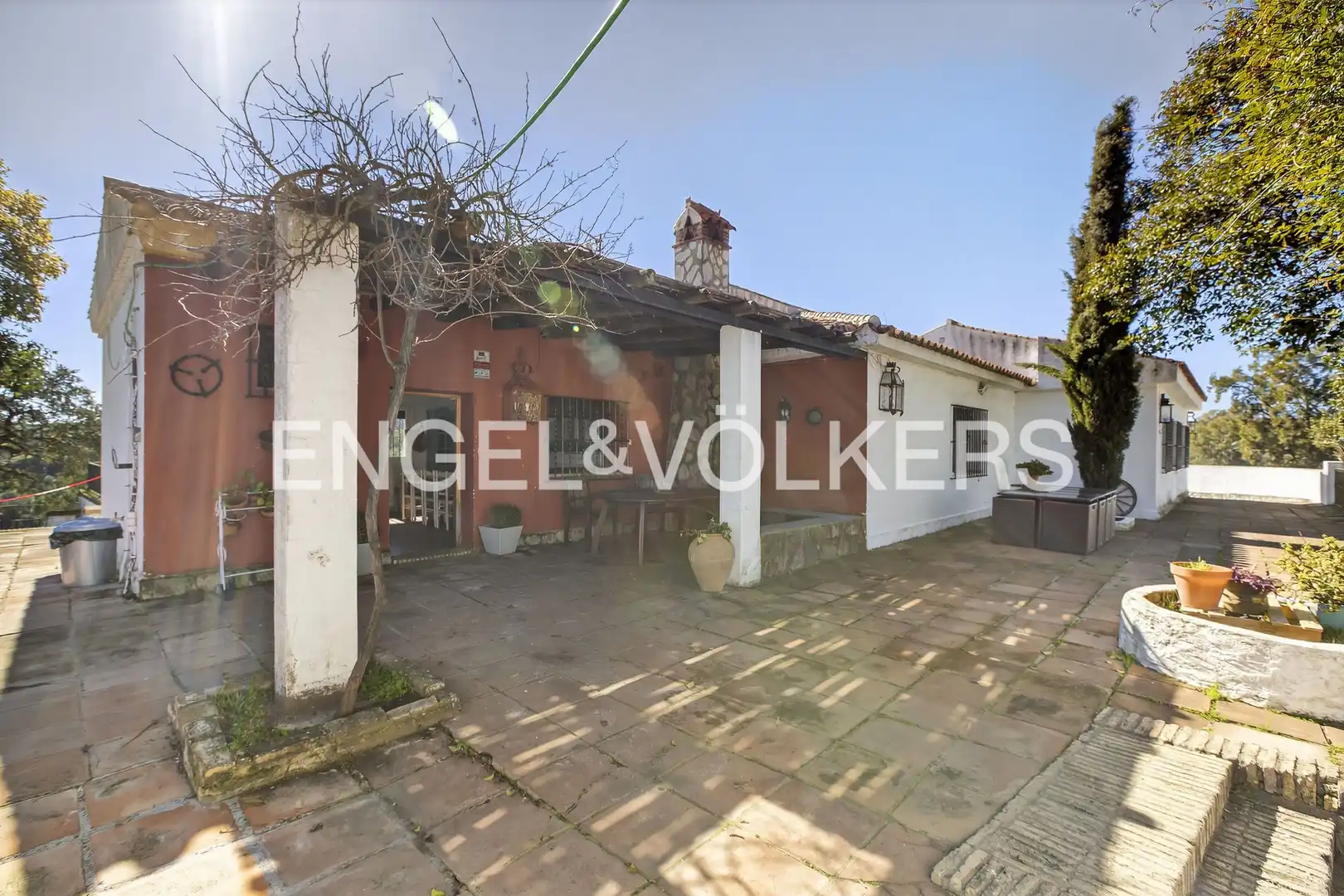 Vista exterior de Finca rústica en venta en El Castillo de las Guardas con Aire acondicionado, Calefacción y Jardín privado