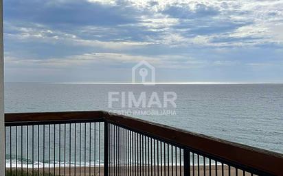 Vista exterior de Pis en venda en Sant Pol de Mar amb Terrassa