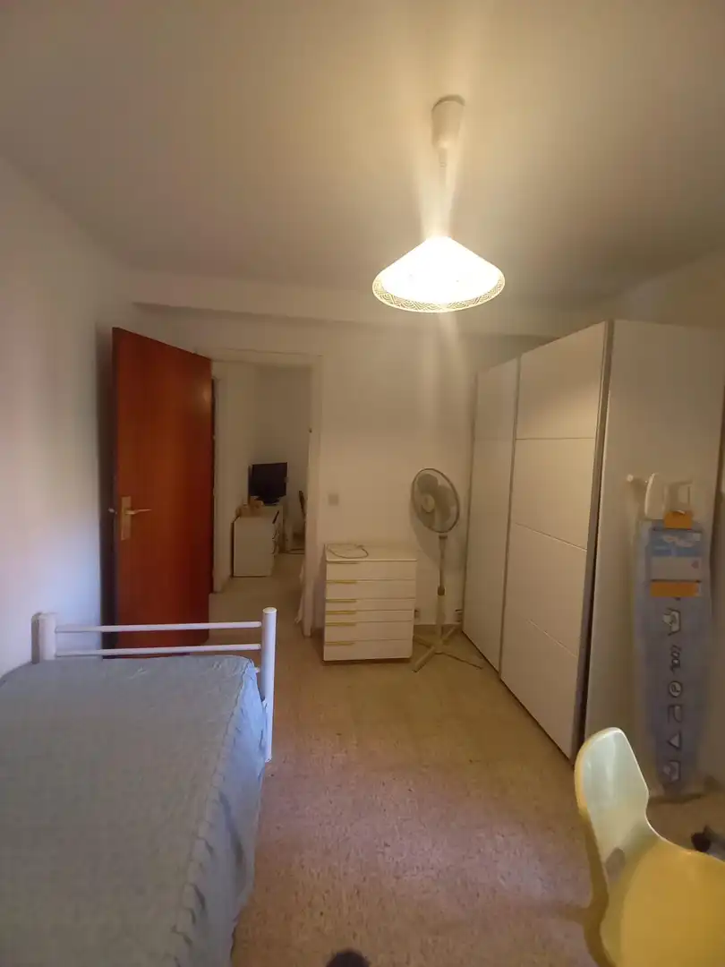Habitación de Piso de alquiler en Córdoba con Aire acondicionado, Calefacción y Trastero