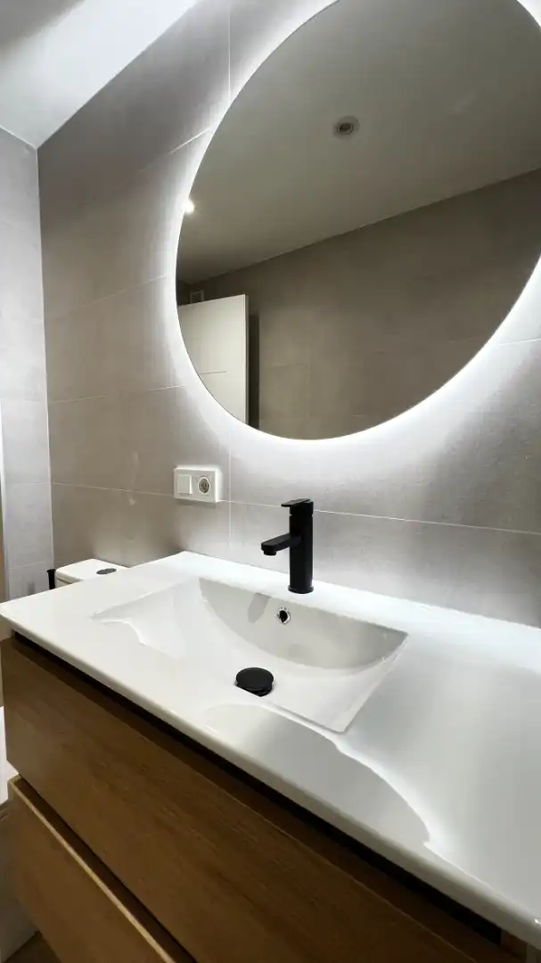 Study for rent in Calle Villa de Rota, Ciudad Jardín - Zoco