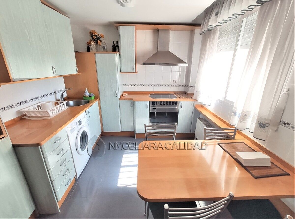 Cocina de Casa o chalet de alquiler en Alfoz de Quintanadueñas con Calefacción, Trastero y Amueblado
