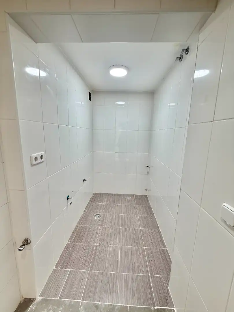 Baño de Piso en venta en Madrid con Calefacción y Trastero