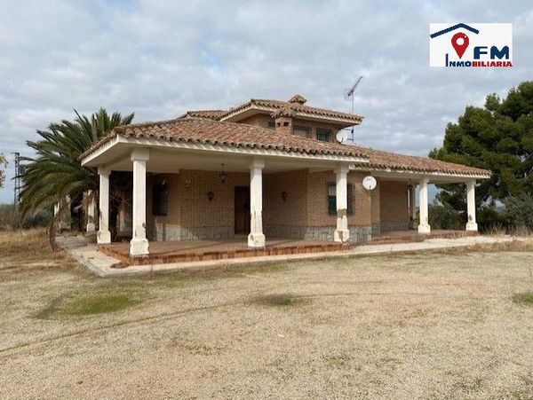 Vista exterior de Casa o xalet en venda en Sonseca amb Jardí privat, Terrassa i Traster