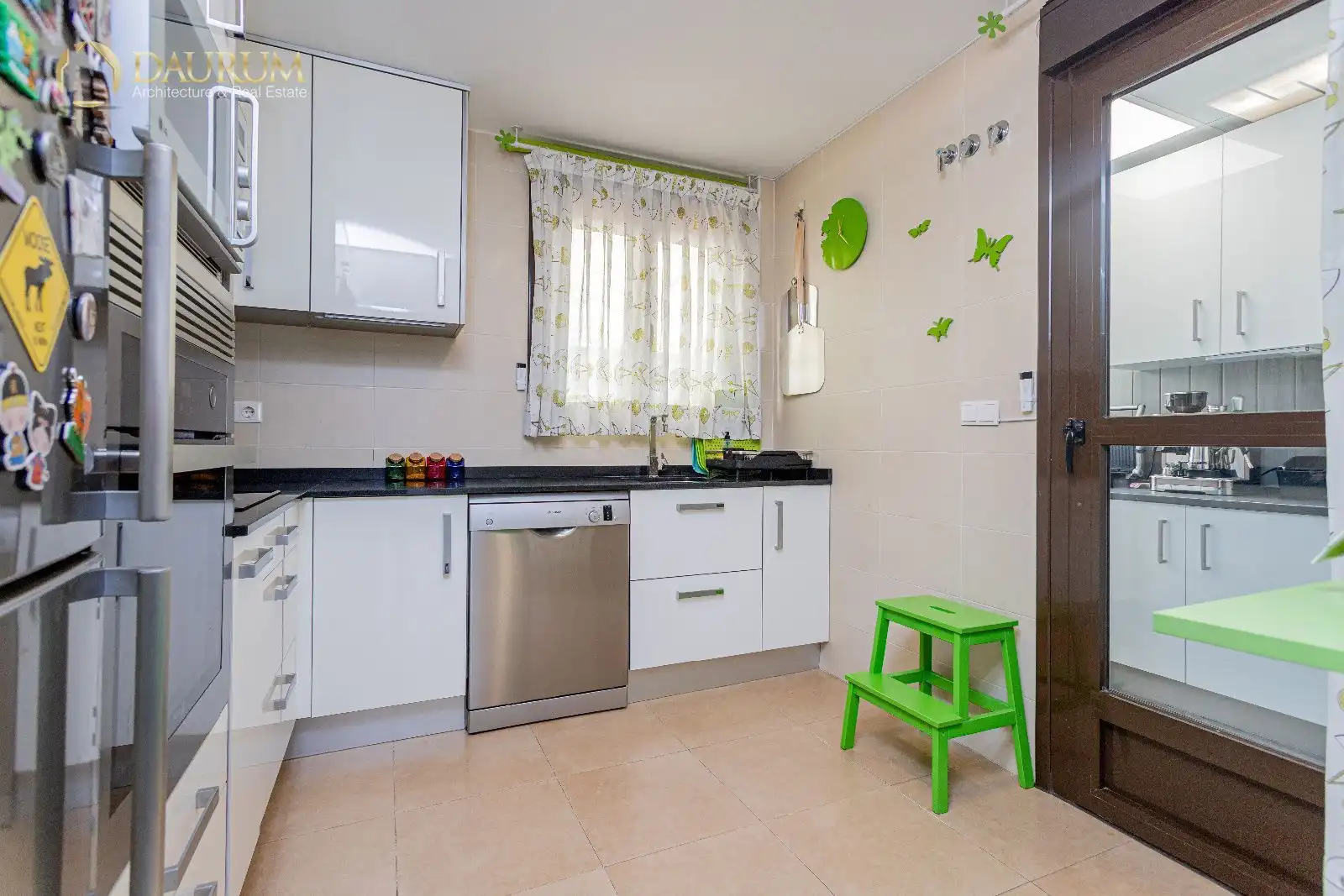Cocina de Casa adosada en venta en Meco con Aire acondicionado, Calefacción y Jardín privado
