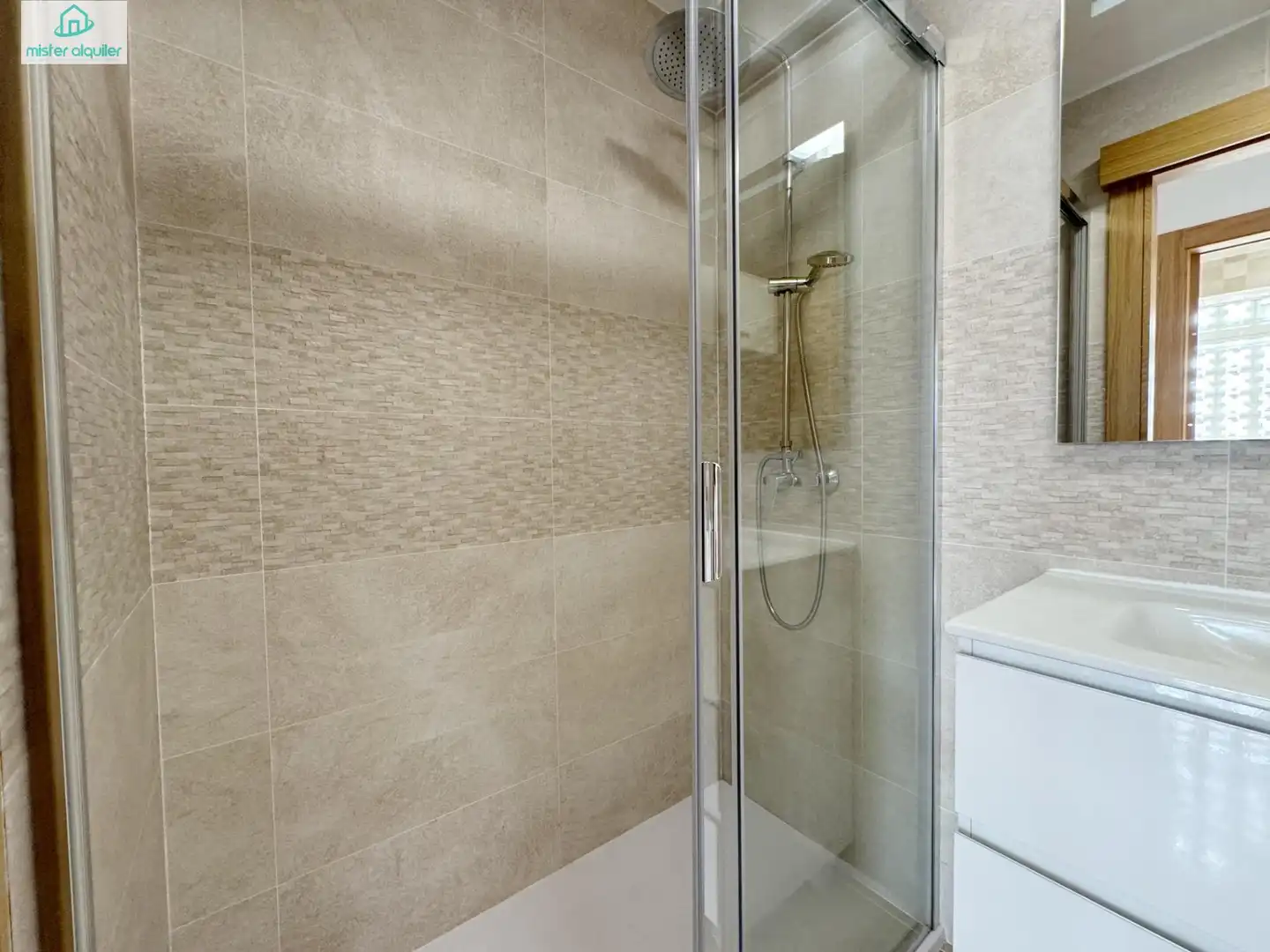 Bathroom of Apartments for rent in El Campello  with Air Conditioner, Terrace and Furnished