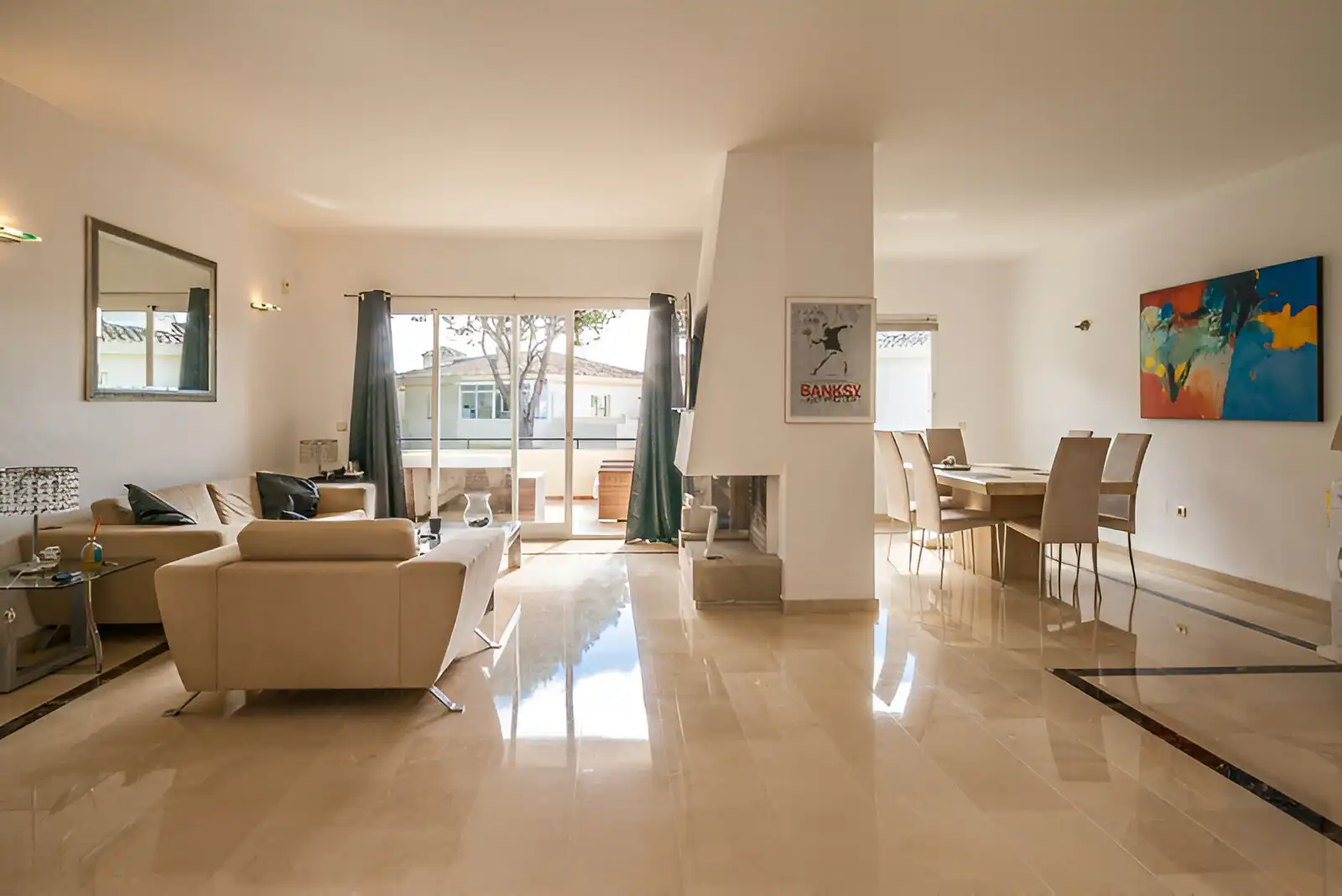 Sala d'estar de Apartament en venda en Marbella amb Aire condicionat i Terrassa