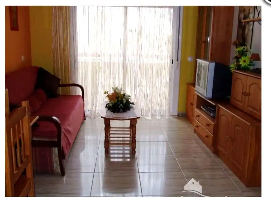 Sala d'estar de Planta baixa en venda en Roquetas de Mar amb Moblat i Piscina comunitària