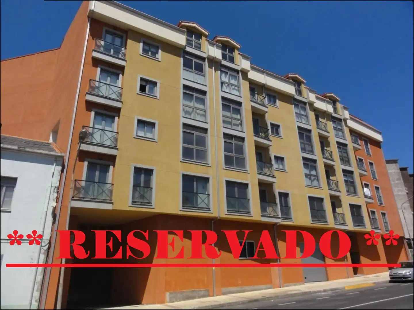 Außenansicht von Wohnung zum Verkauf in Cariño mit Heizung, Parkett und Abstellraum