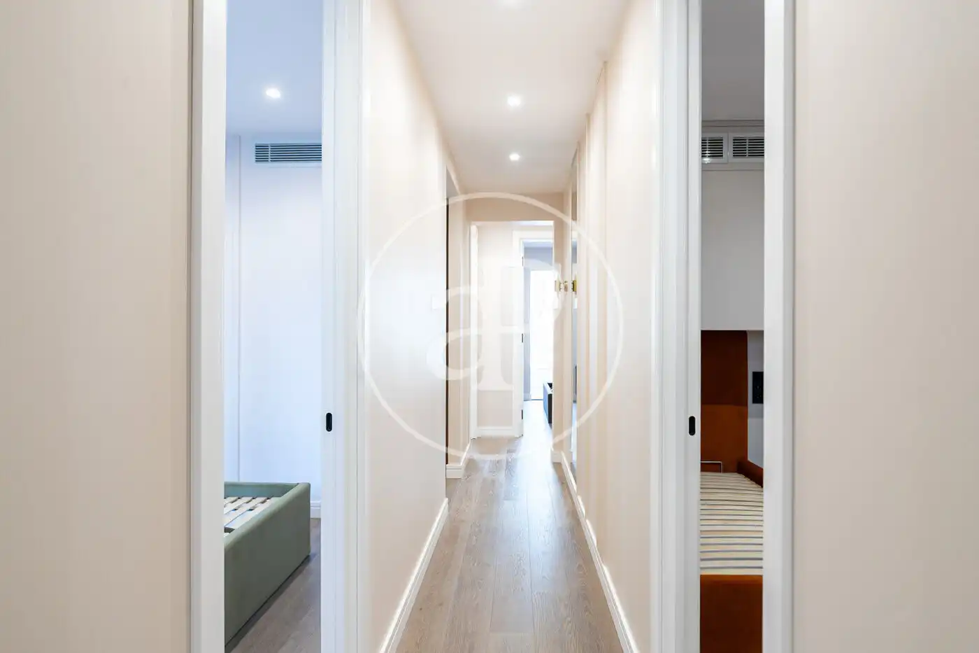 Flat for sale in Barcelona  with Air Conditioner, Heating and Balcony