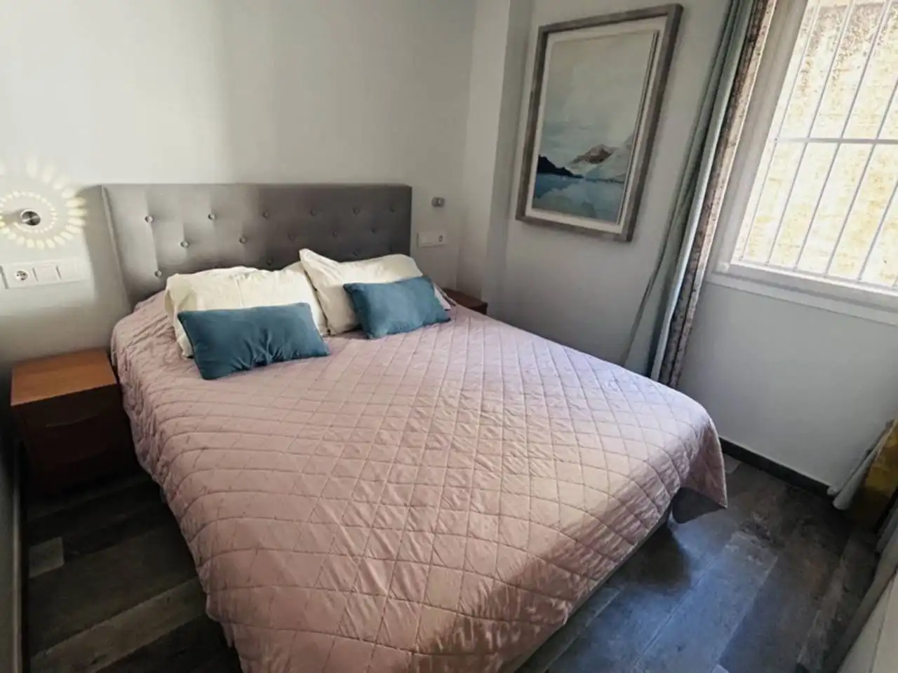 Habitación de Piso de alquiler en Almuñécar con Aire acondicionado, Terraza y Amueblado