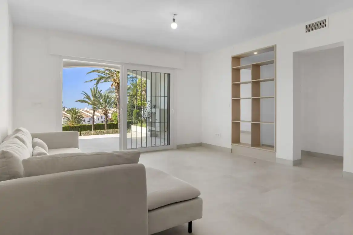 Sala de estar de Planta baja en venta en Marbella con Aire acondicionado, Calefacción y Terraza