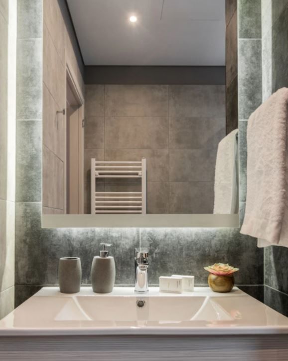 Bathroom of Flat to rent in Castelldefels  with Air Conditioner, Furnished and TV