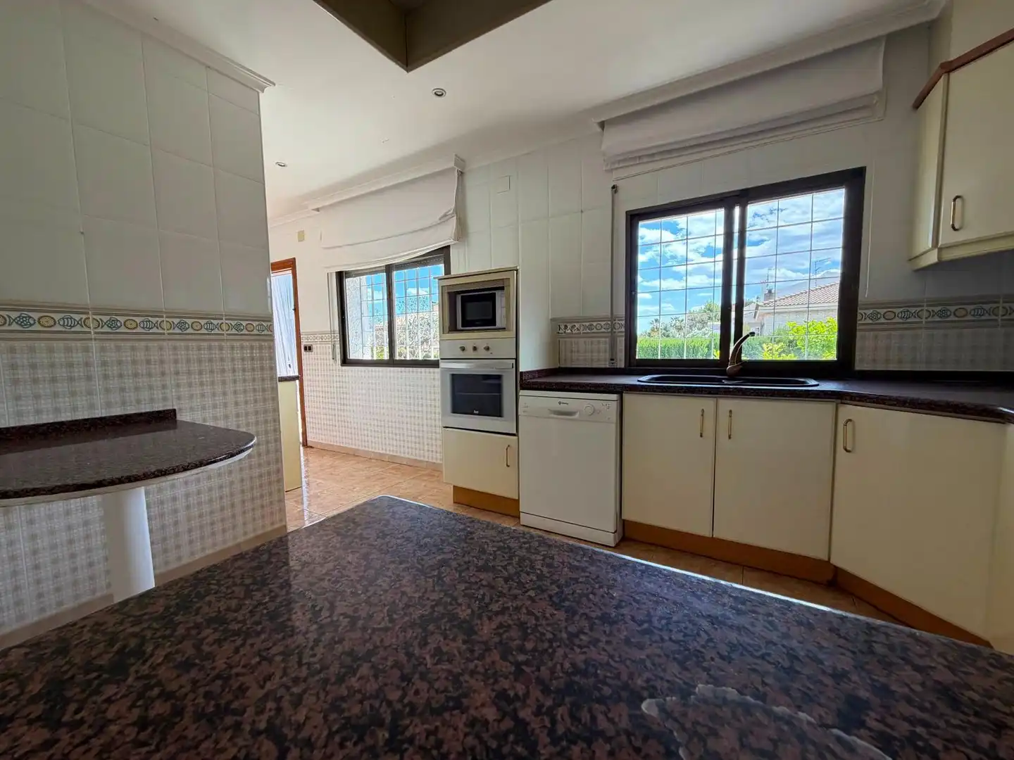 Cocina de Casa o chalet en venta en Torrent con Aire acondicionado, Jardín privado y Terraza