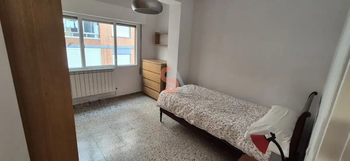 Bedroom of Flat for rent in Valladolid  with Heating, Terrace and Furnished
