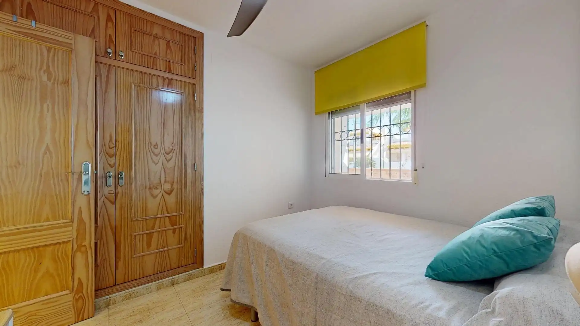 Dormitori de Casa o xalet en venda en Pilar de la Horadada amb Aire condicionat, Terrassa i Traster
