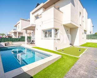 Vista exterior de Casa o xalet de lloguer en La Pobla de Vallbona amb Aire condicionat, Jardí privat i Parquet