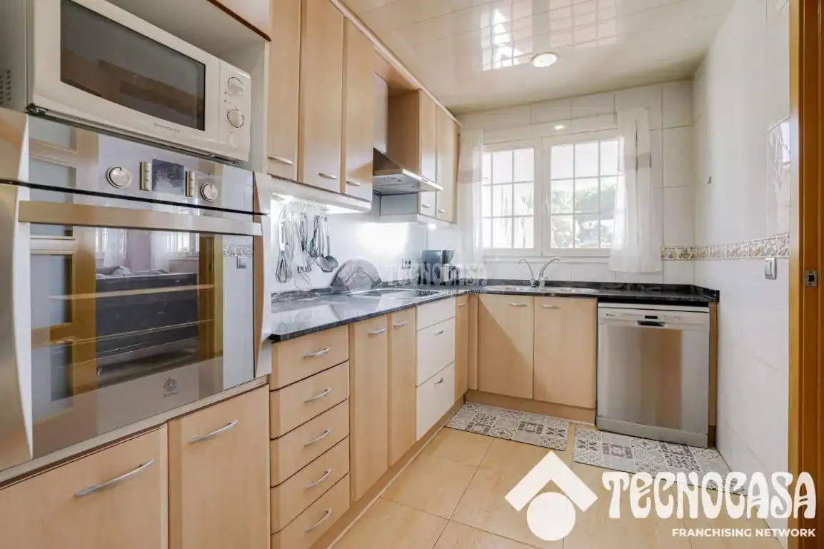 Semi-detached house for sale in Sant Muç, imagen 7