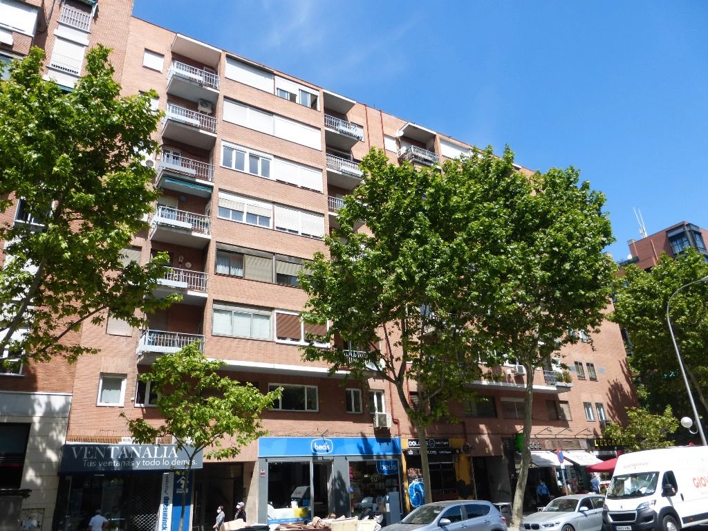 Vista exterior de Pis de lloguer en  Madrid Capital amb Aire condicionat, Calefacció i Terrassa