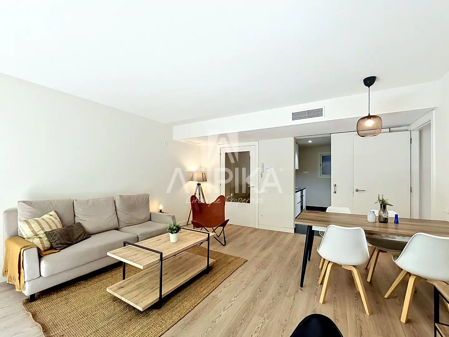 Wohnzimmer von Wohnung zum Verkauf in Barcelona mit Klimaanlage, Parkett und Balkon