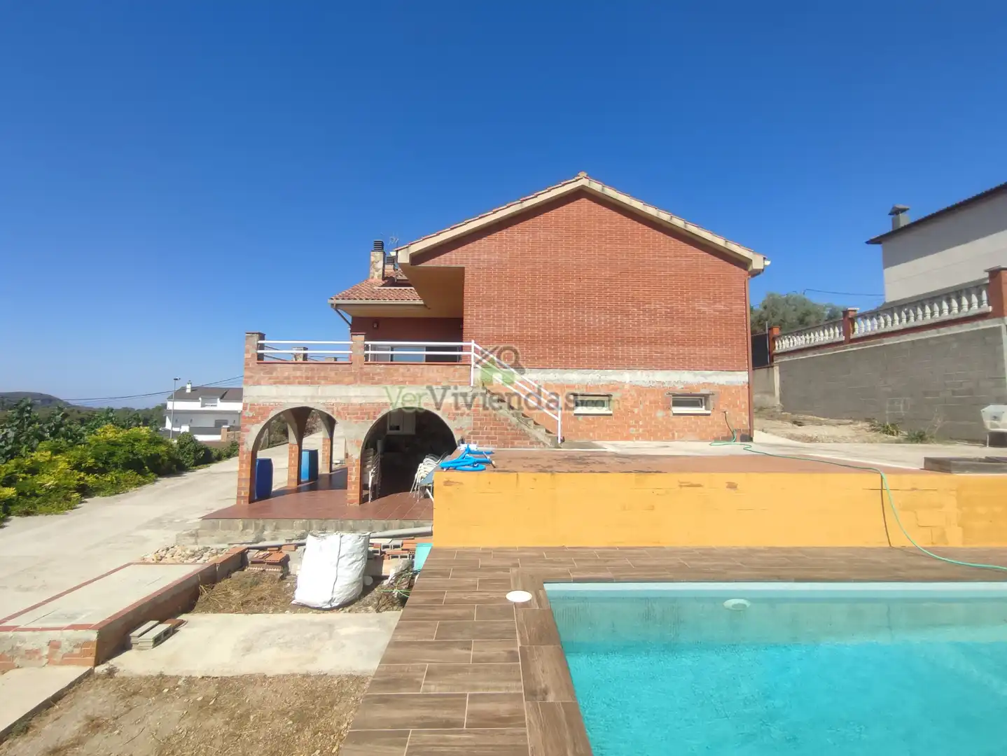 Vista exterior de Casa o xalet en venda en Vallirana amb Calefacció, Jardí privat i Terrassa