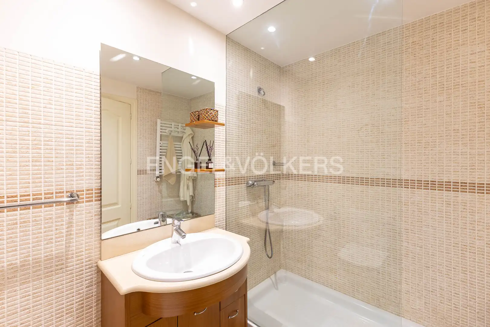 Bathroom of Detached homes for sale in Madrid  with Air Conditioner, Heating and Private garden
