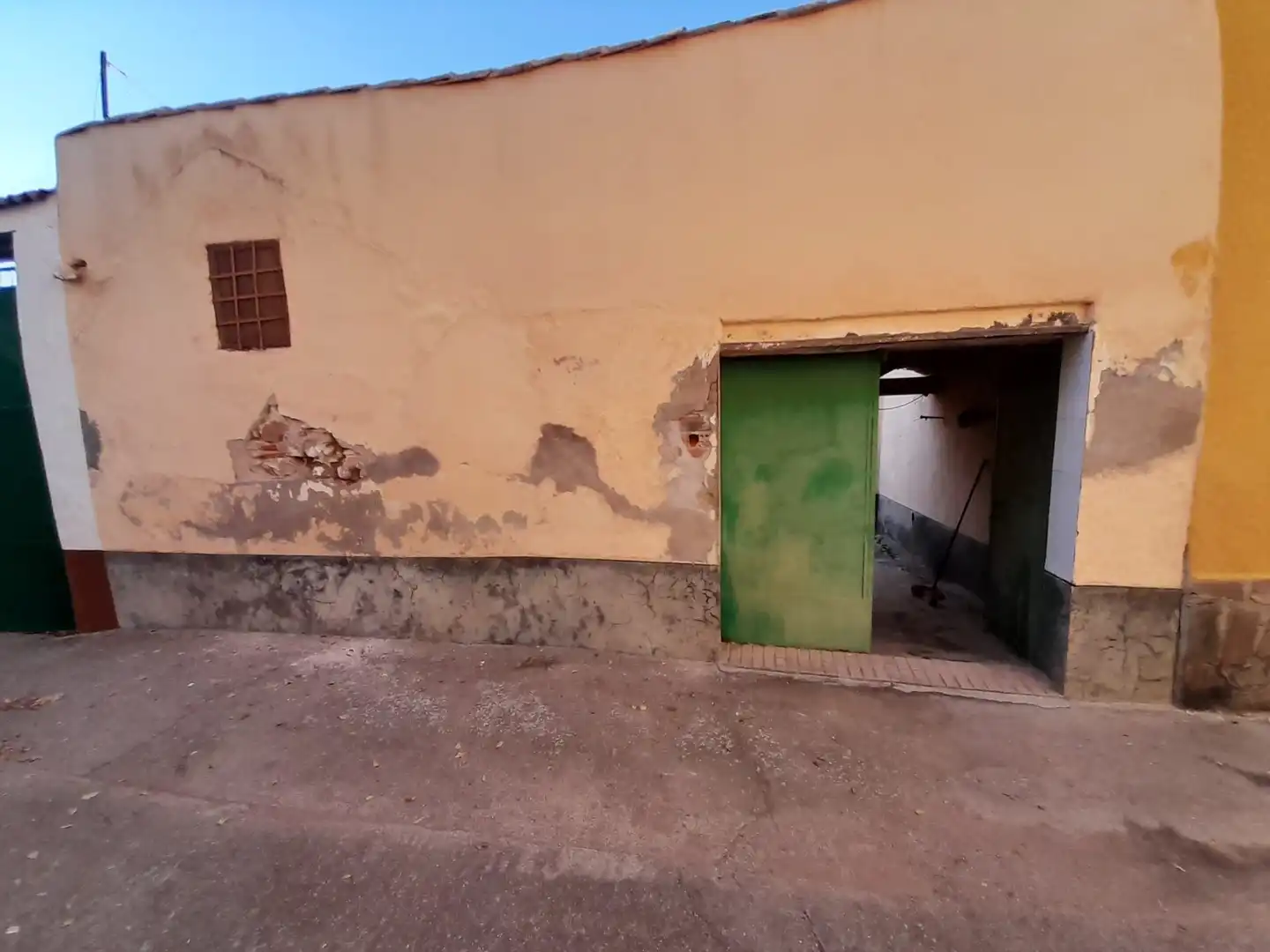 Exterior view of Detached homes for sale in Almodóvar del Campo  with Terrace and Storage room
