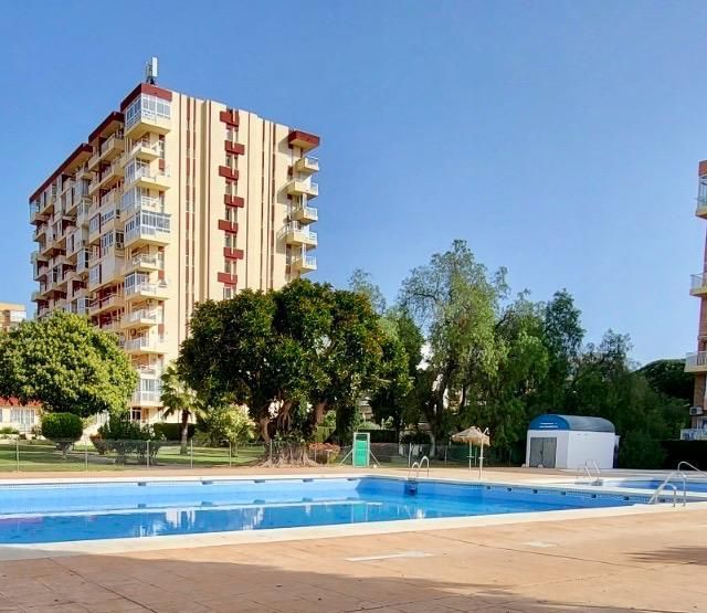 Piscina de Estudi en venda en Benalmádena amb Aire condicionat, Calefacció i Terrassa