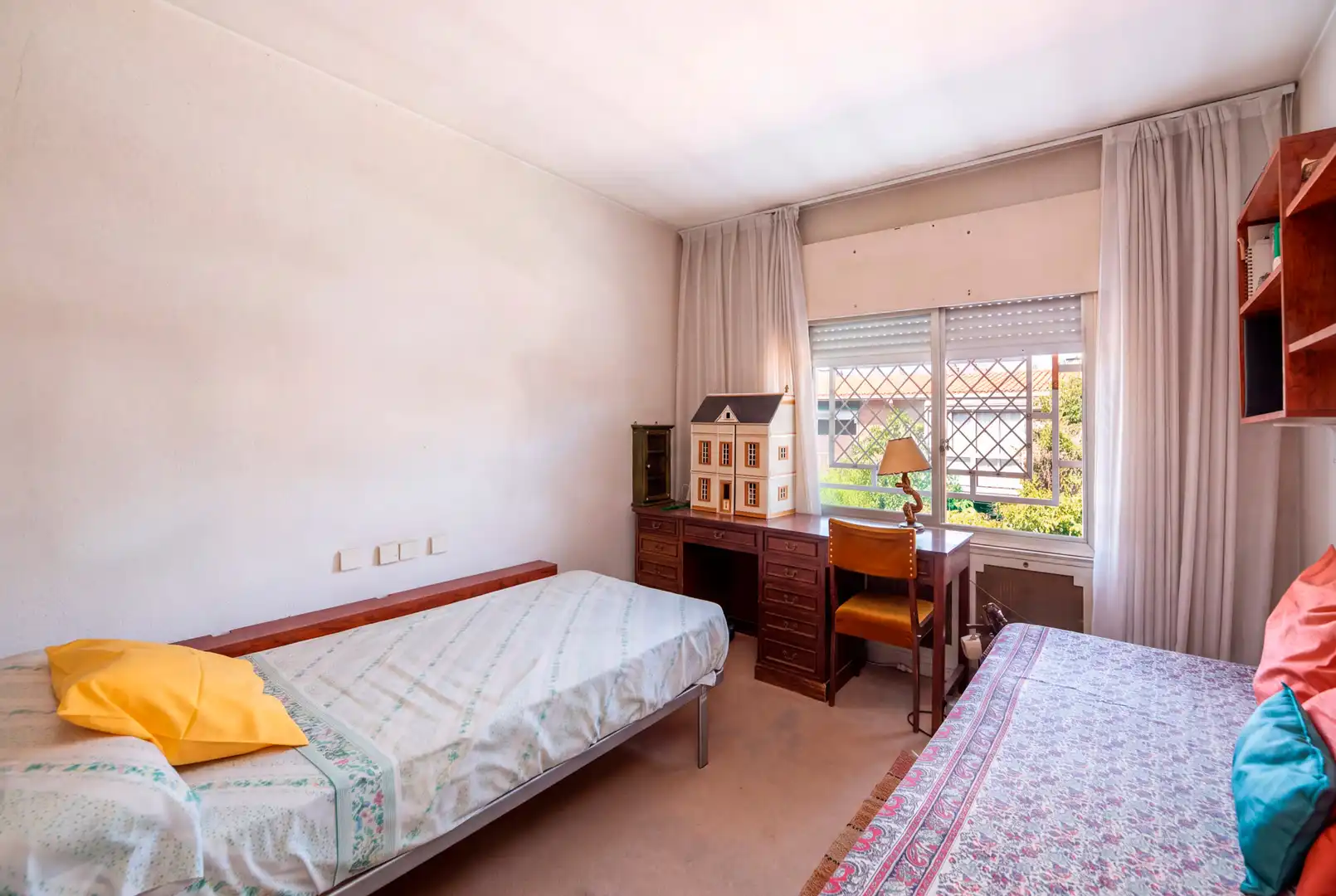 Habitación de Casa adosada en venta en Madrid con Calefacción, Jardín privado y Trastero