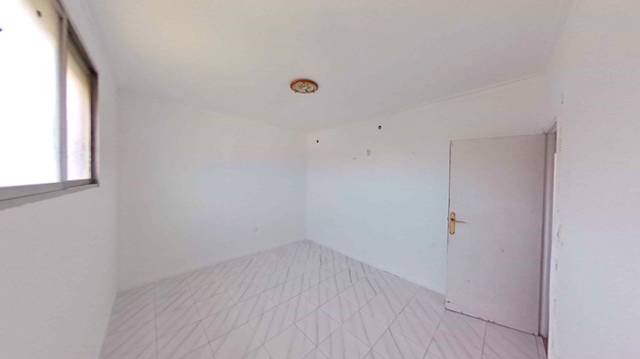 Piso en Venta en Avenida RASOS DE PEGUERA en Ciutat Meridiana