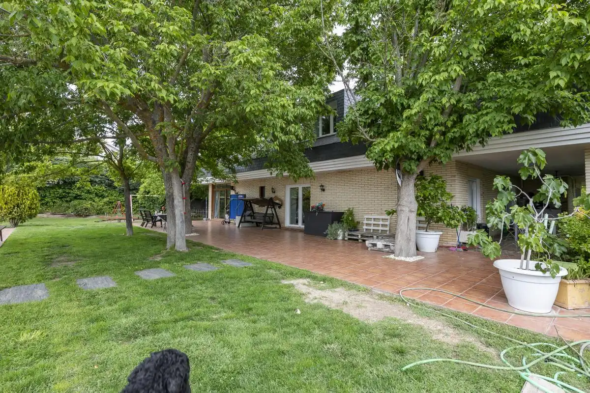 Jardín de Casa o chalet en venta en Boadilla del Monte con Aire acondicionado, Calefacción y Jardín privado