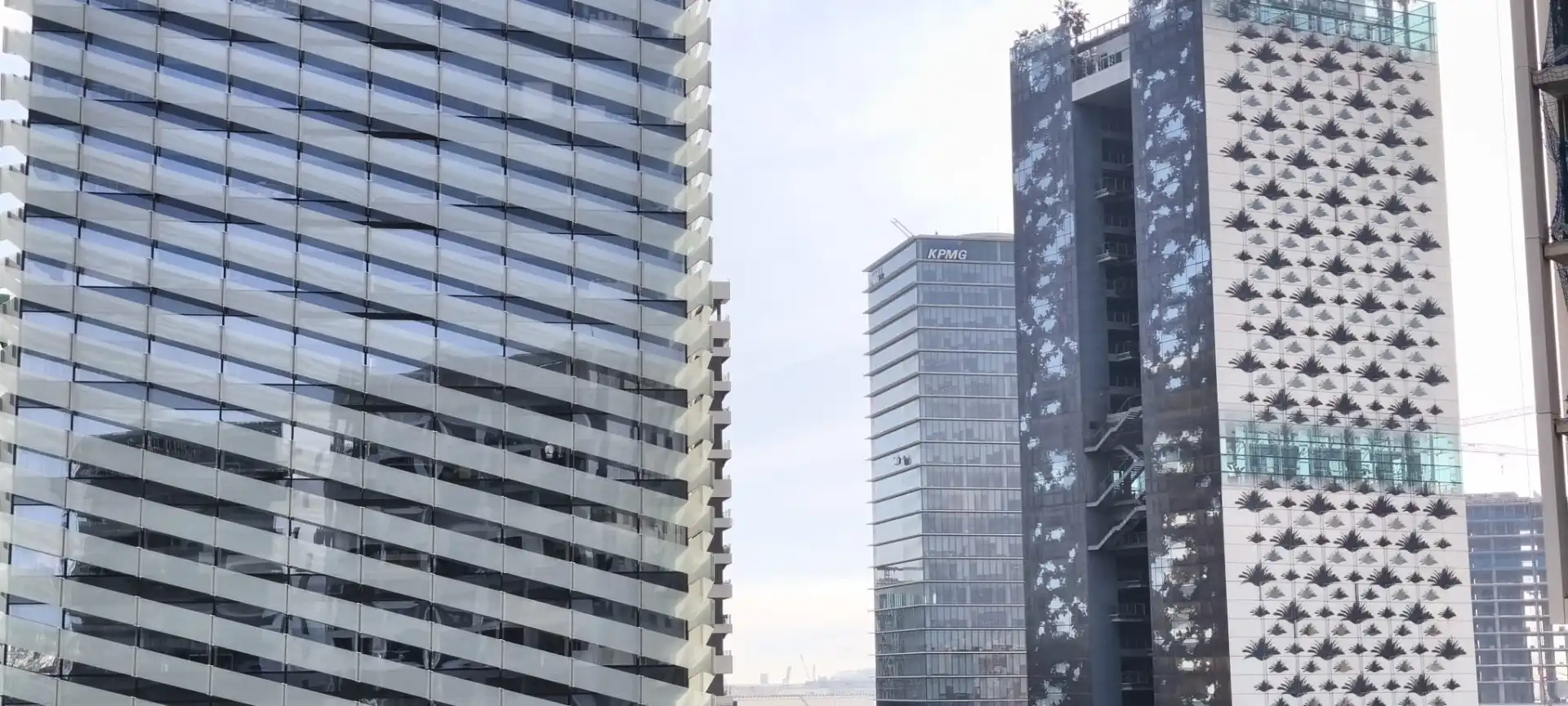 Außenansicht von Wohnung zum Verkauf in L'Hospitalet de Llobregat mit Klimaanlage, Heizung und Parkett