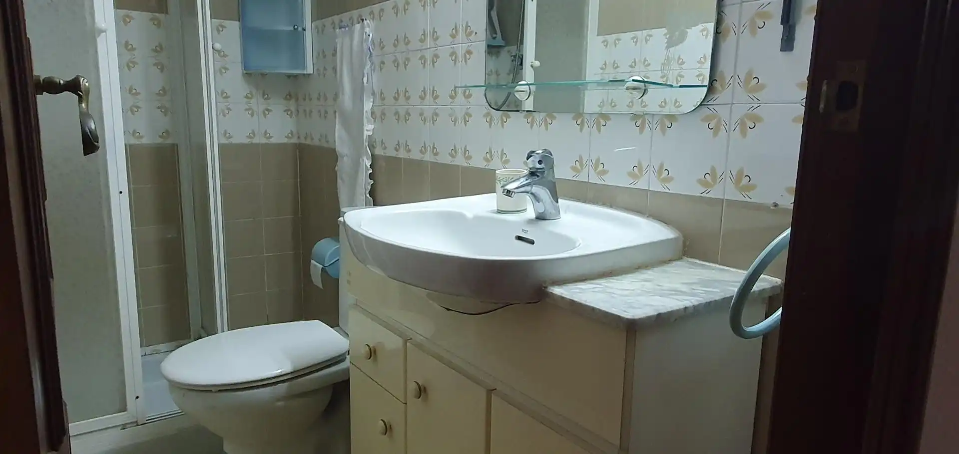Habitación en Calle PRIMAVERA, Carolinas Altas