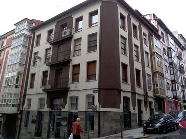 Flat with balcony for sale in Calle Benedicto Antequera 11