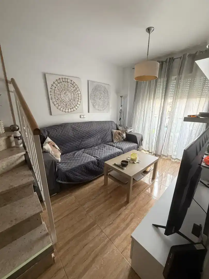Living room of Flat for share in Águilas  with Parquet flooring, Furnished and Balcony