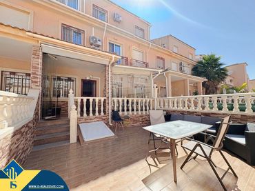 Maison avec piscine à vendre à Orihuela Costa