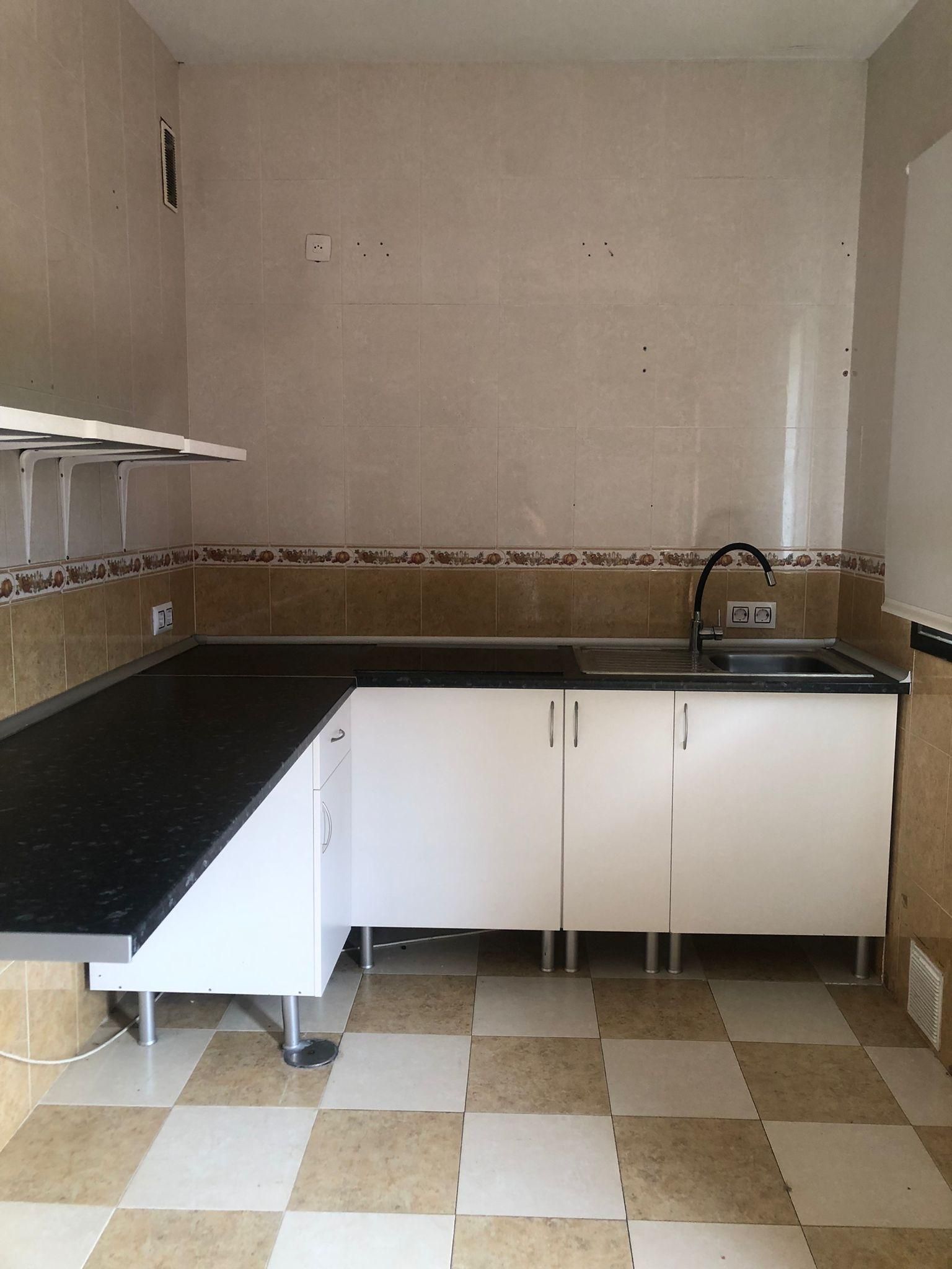 Cuina de Pis en venda en San Martín de Valdeiglesias amb Calefacció, Parquet i Terrassa